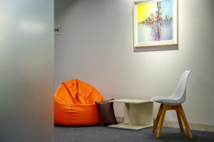 office-space-interior-design-corporate-office-designing-decoration-office-decor_685107-218